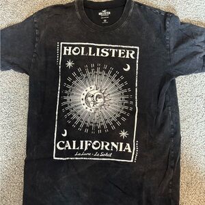 Hollister Graphic Tee